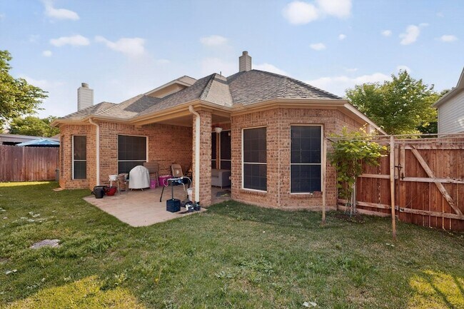 Building Photo - 4933 Bacon Dr