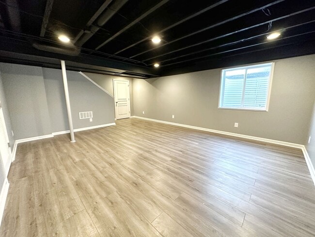 Building Photo - Coming SOON! Beautiful 3-Bedroom Townhome in Wentzville with Finished Basement and Community Amen...