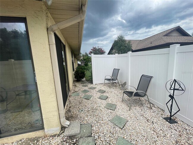 Building Photo - 1715 Atrium Dr
