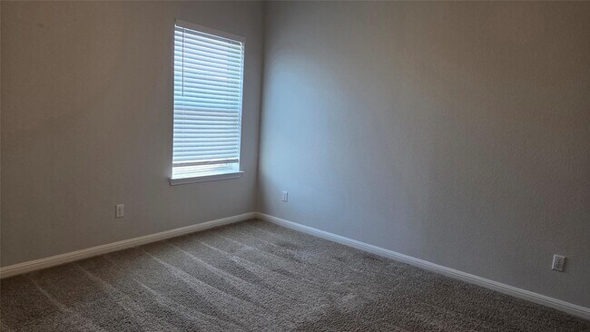 Building Photo - 209 Winding Hollow Ln