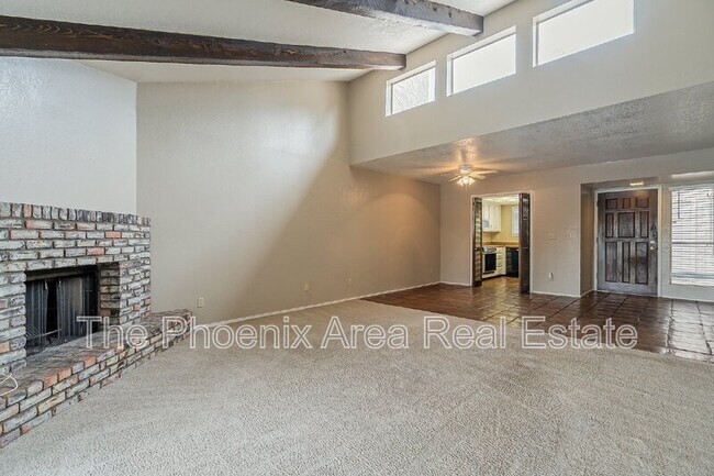 Building Photo - 2256 W Lindner Ave