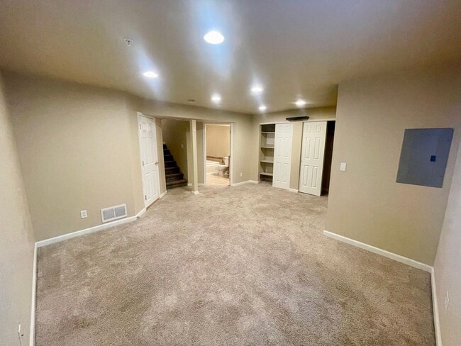 Building Photo - Amazing 3 bed, 3.5 bath Condo in Rigden Farm!
