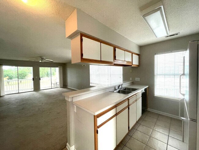 Building Photo - Available Now! 2 Bedroom, 2 Bath Condo at ...