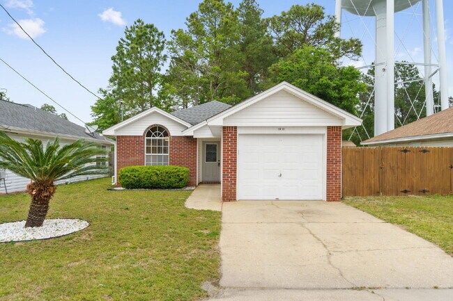 Primary Photo - 1911 Summer Hills Ln