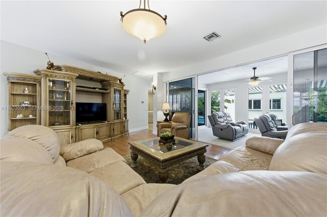 Building Photo - 2607 Holy Cross Ln