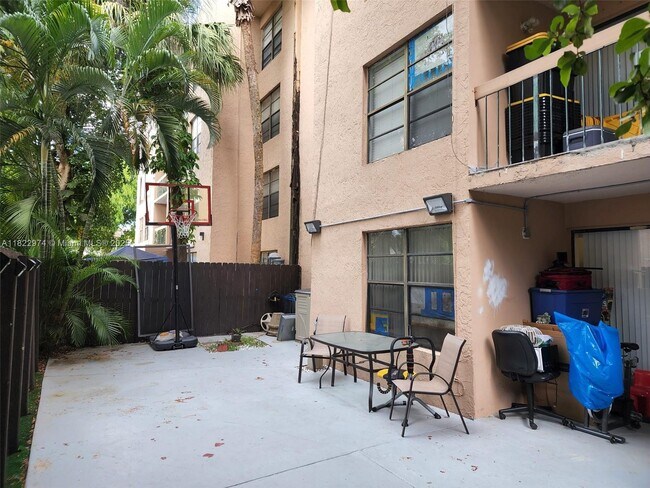 Building Photo - 13850 SW 62nd St
