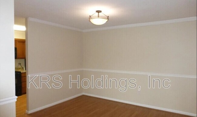 Building Photo - 1300 Army Navy Dr