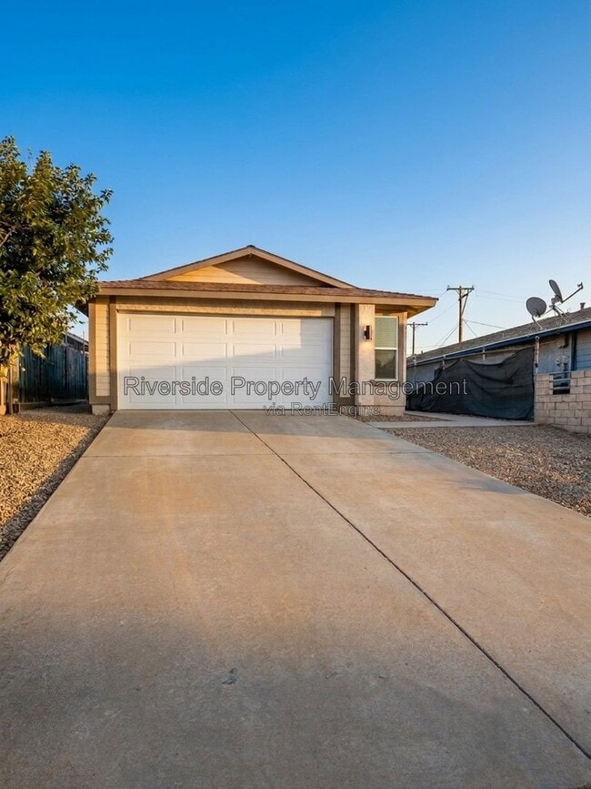 Building Photo - 5759 Lotus St