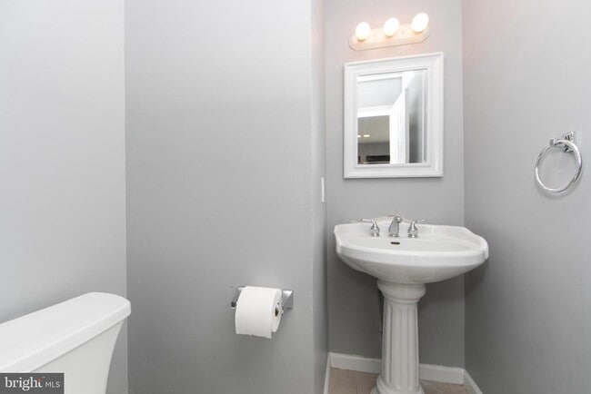 Building Photo - 131 Crossing Way