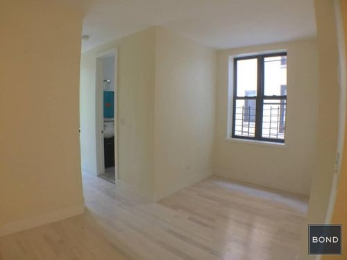 Building Photo - 658 W 188th St