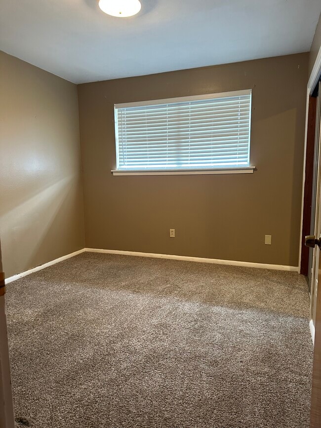 2nd Bedroom - 4908 Purdue Dr