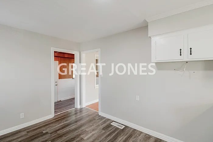 Building Photo - 8329 8th Ave S