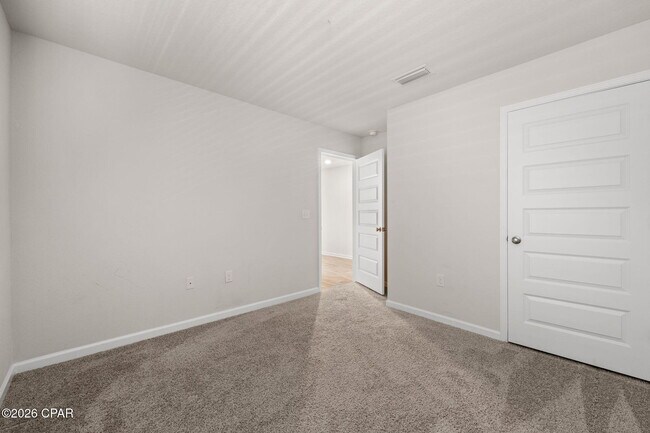 Building Photo - 5816 Viking Wy