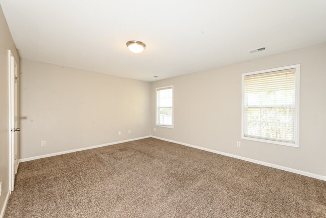 Building Photo - 7063 Grand Hickory Dr