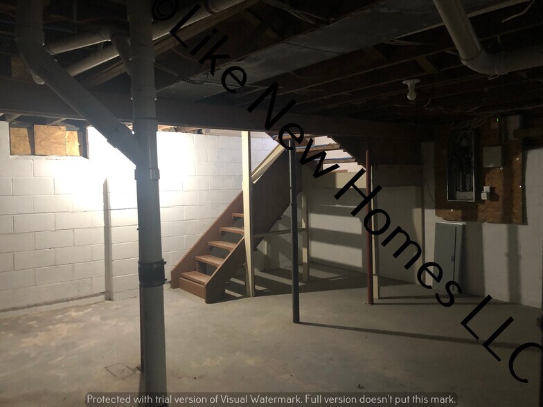 Building Photo - 3144 Woodrow Ave