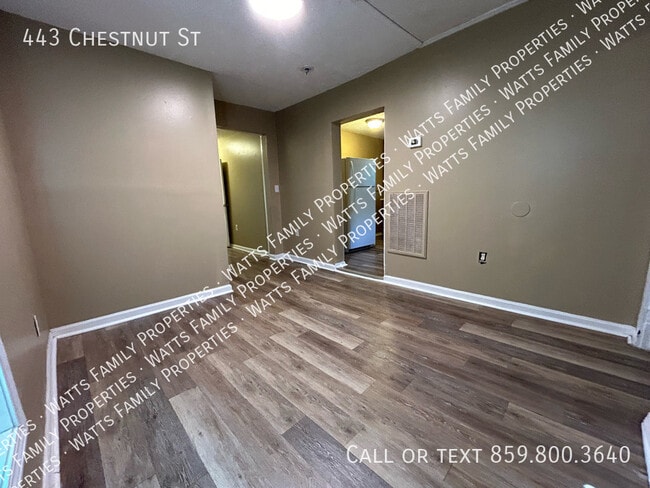 Building Photo - 443 Chestnut St