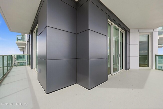 Building Photo - 1431 Riverplace Blvd