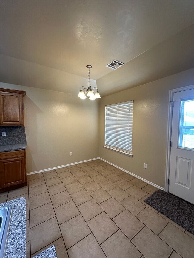 Building Photo - 4516 SE 79th St