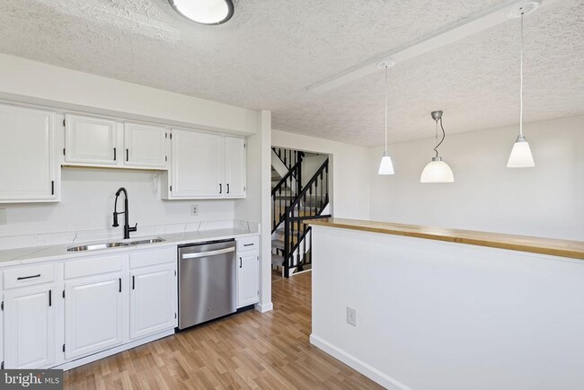 Building Photo - 13225 Custom House Ct