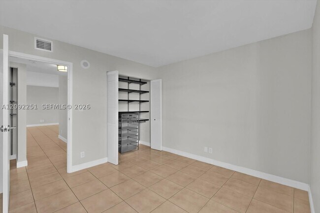 Building Photo - 17021 N Bay Rd
