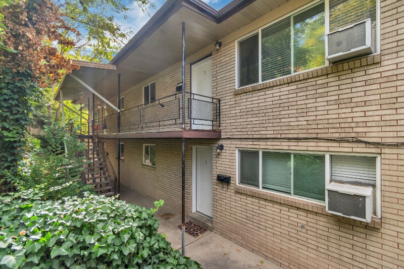 Building Photo - 475 N St E