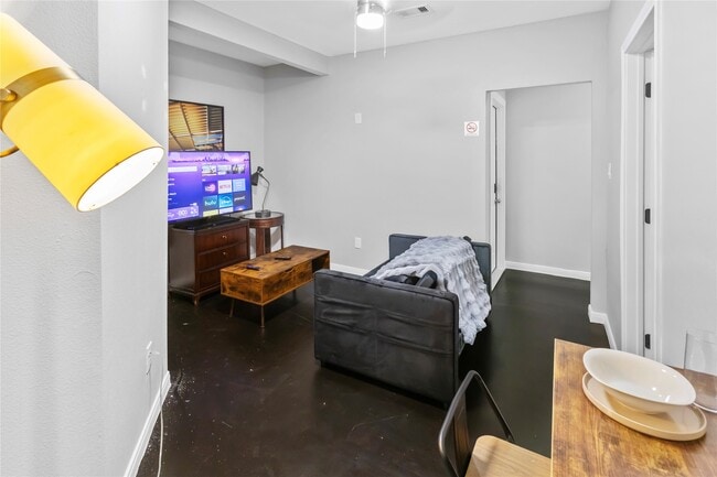 Building Photo - 2824 Blodgett St