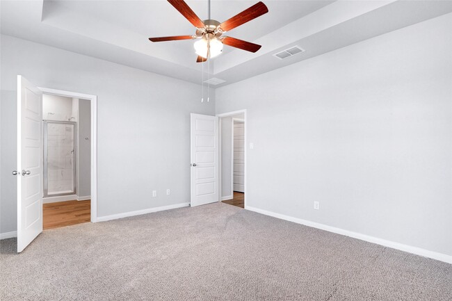 Building Photo - 324 Nespral Dr