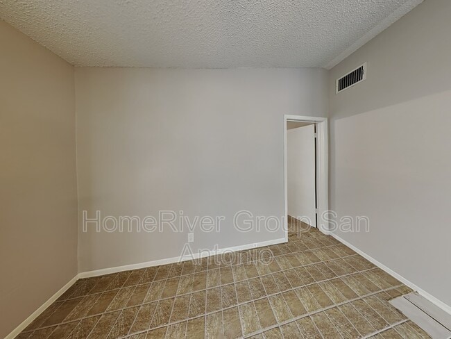 Building Photo - 9739 Hidden Brook
