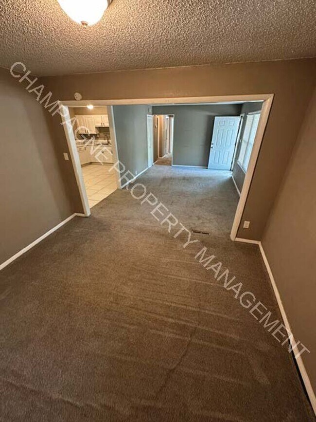Building Photo - Single Family Home in Ruskin