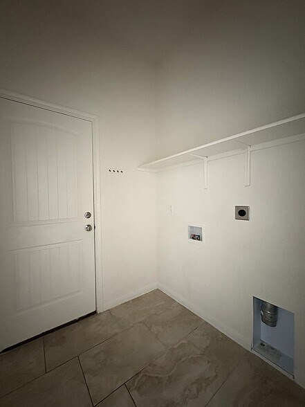 Building Photo - 3810 Flat Rock Mountain Dr
