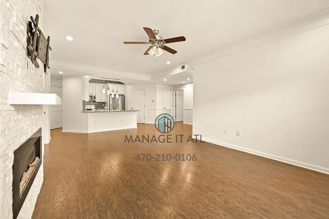 Building Photo - Elegant 2 Bedroom Condo in Buckhead. Gated...
