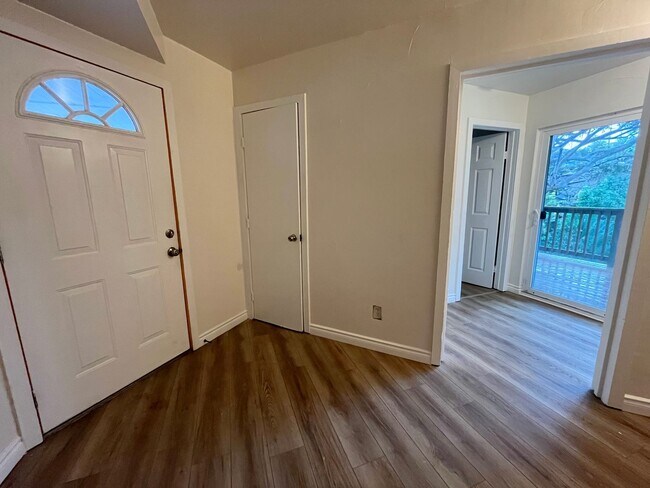 Building Photo - 3205-3207 42nd St.