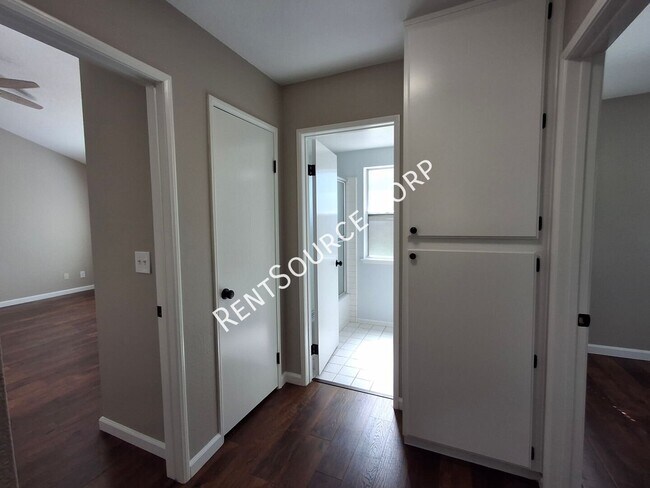Building Photo - 23910 Clayton Ct