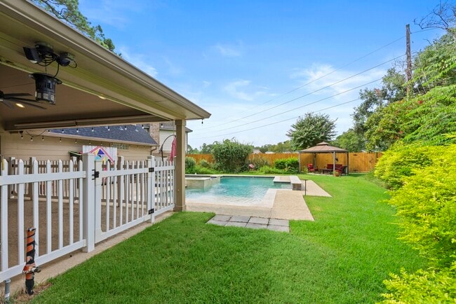 Building Photo - 8318 Everleaf Dr