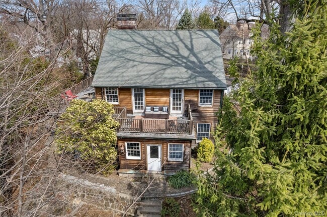 Primary Photo - 32 Merriam Pl