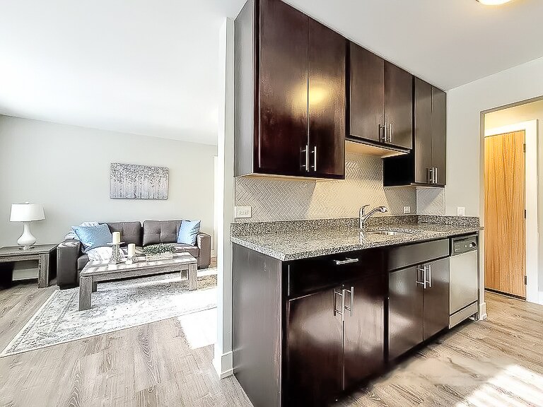 Building Photo - 525 W Surf