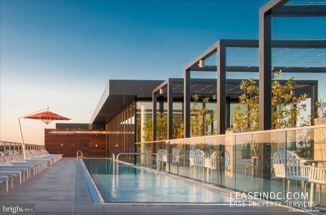 Building Photo - 1332 8th St NW