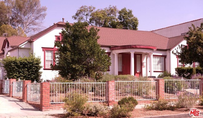 Building Photo - 4443 Ambrose Ave