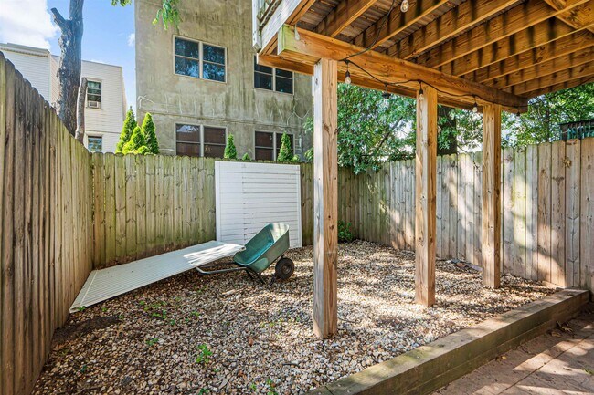 Building Photo - 143 Van Reipen Ave