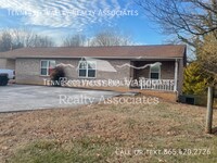 Building Photo - 900 Kirk Ave