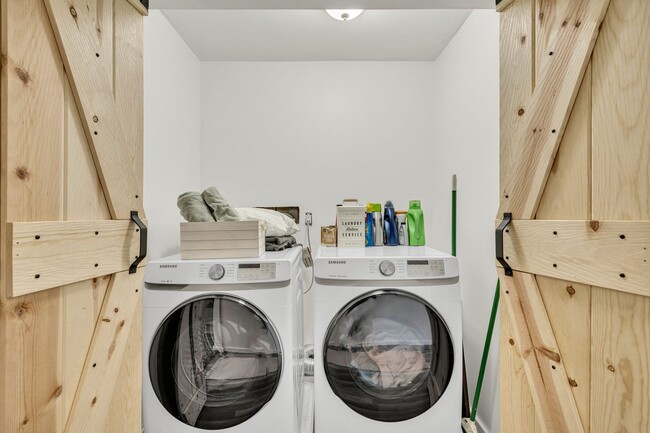 Building Photo - Charming Cottage with Modern Upgrades in Hanahan