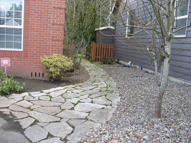 Building Photo - NW Portland Forest Heights Beauty. Flat backyard!