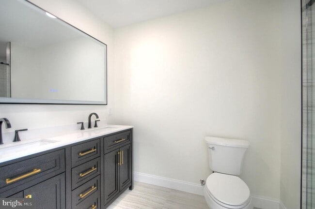 Building Photo - 1326 Chanticleer