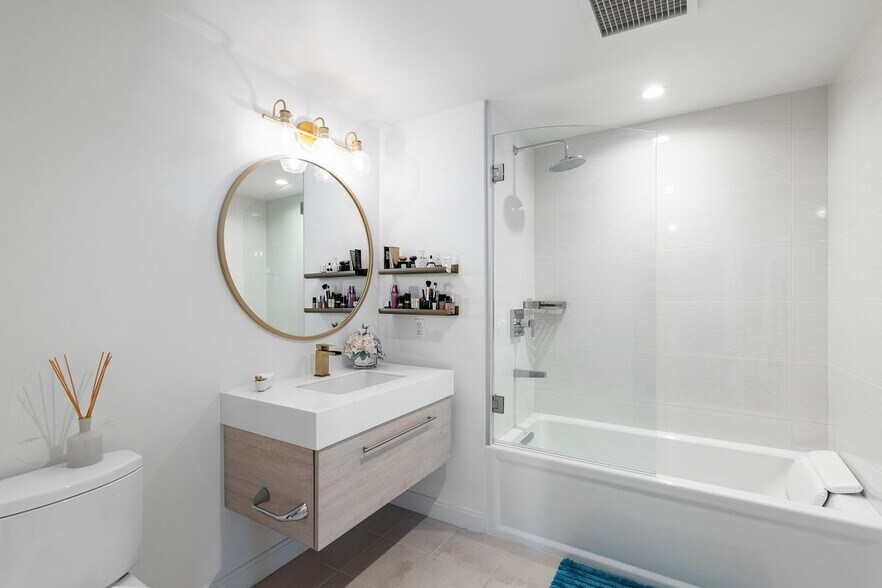 Building Photo - 555 Fulton St