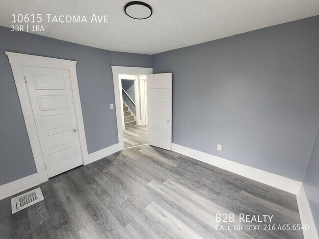 Building Photo - 10615 Tacoma Ave