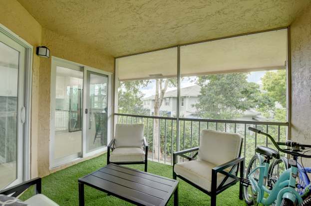Building Photo - 6553 Via Regina