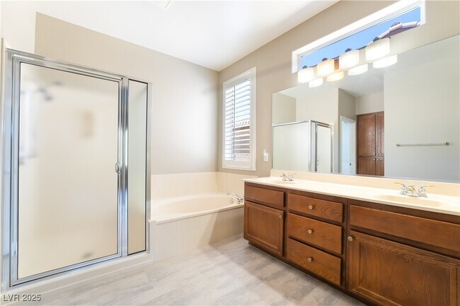 Building Photo - 3016 Friendship Hill Cir