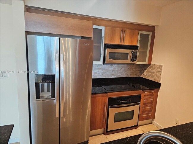 Building Photo - 325 S Biscayne Blvd