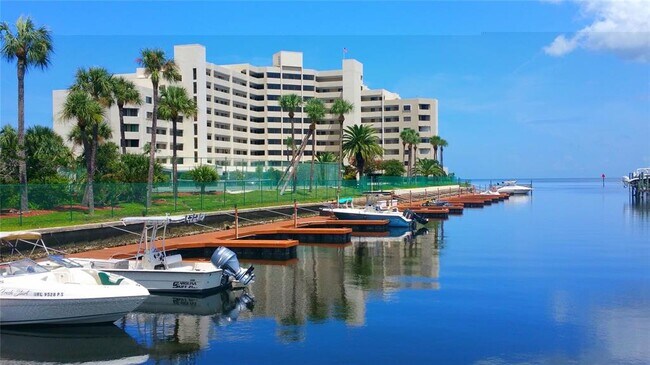 Building Photo - 6009 Sea Ranch Dr