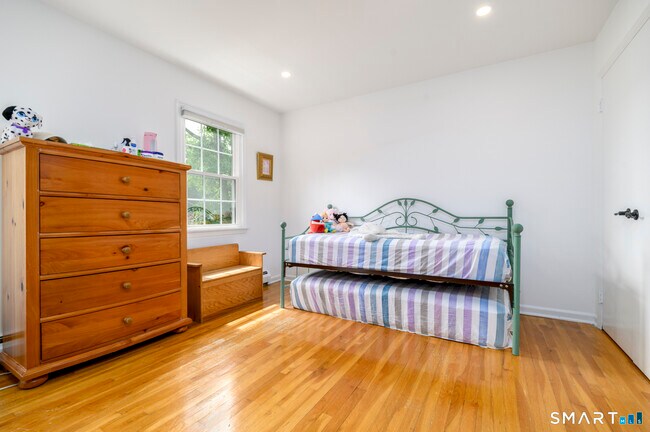 Building Photo - 44 Newfield Ct